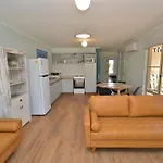 Riverview Holiday Apartment 10 - Kalbarri Wa