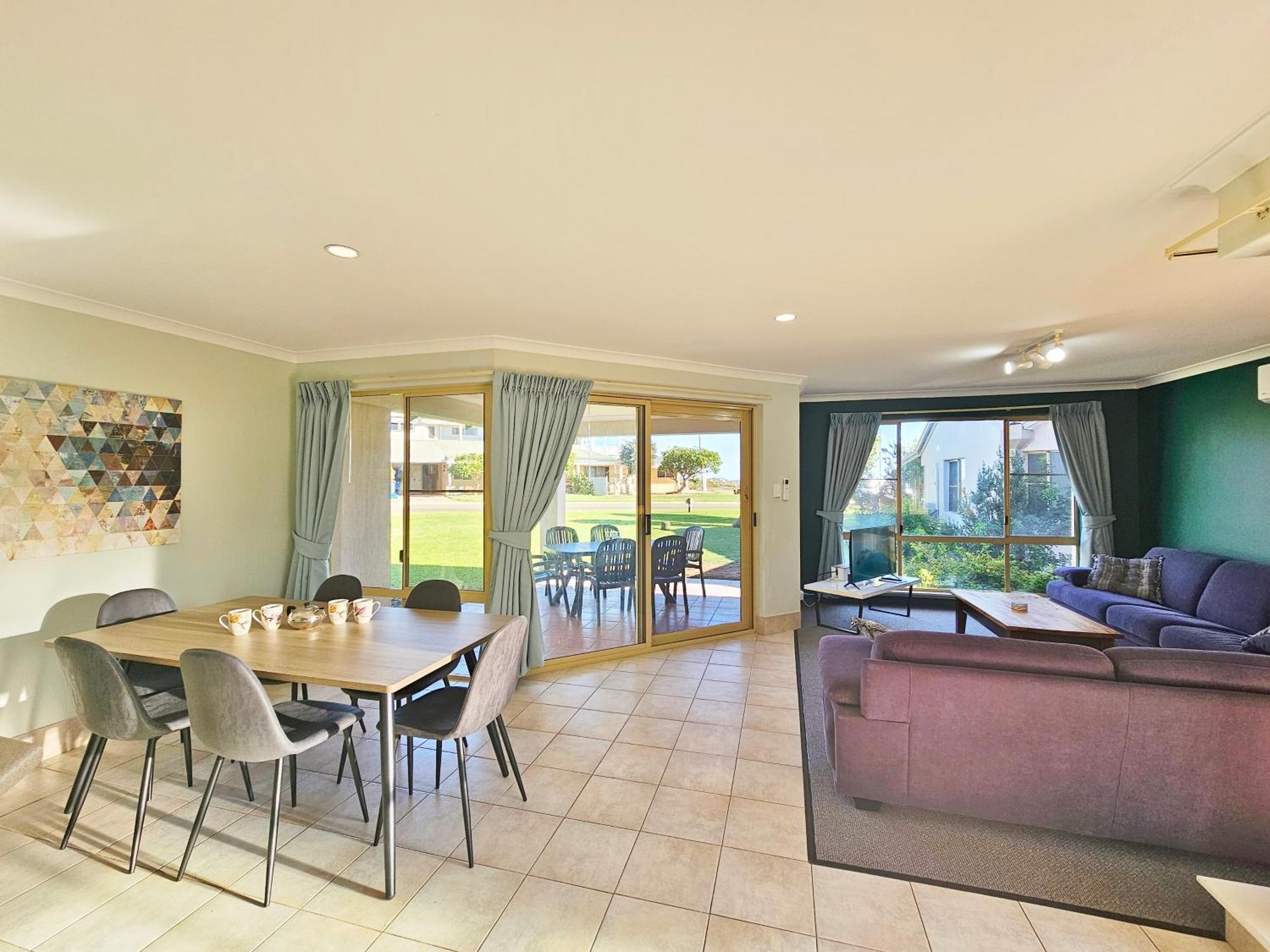 Pelican Shore 22 - Wa Villa