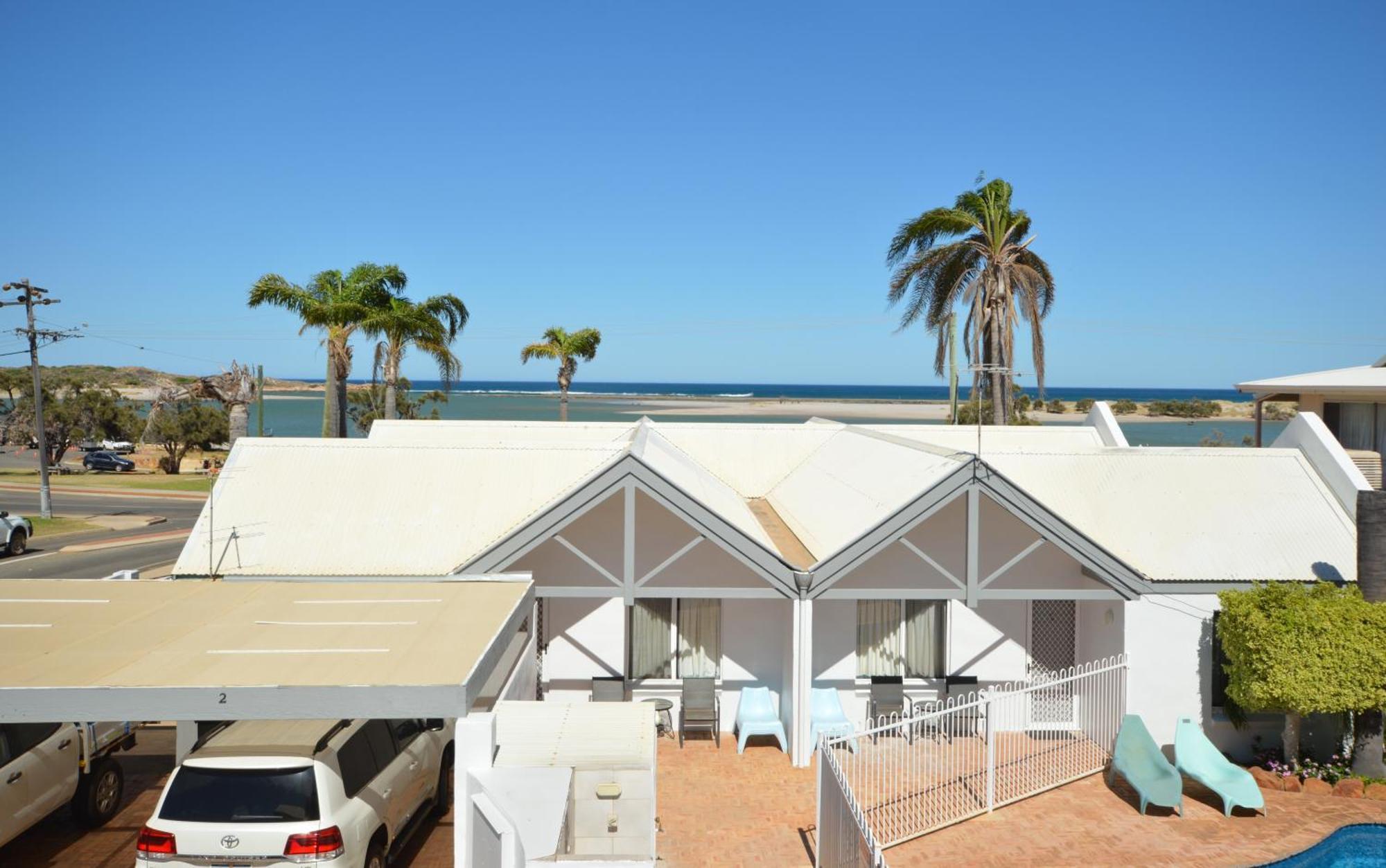 Waterfront Unit 3 - Wa Apartment