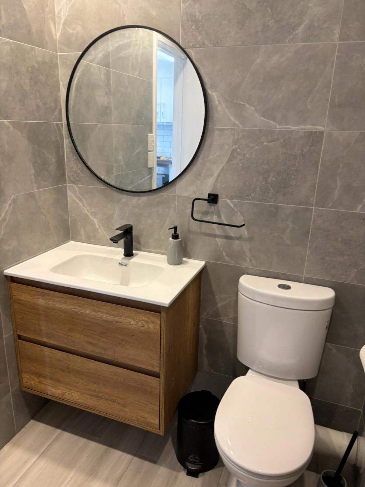 56 Riverview Apartment *