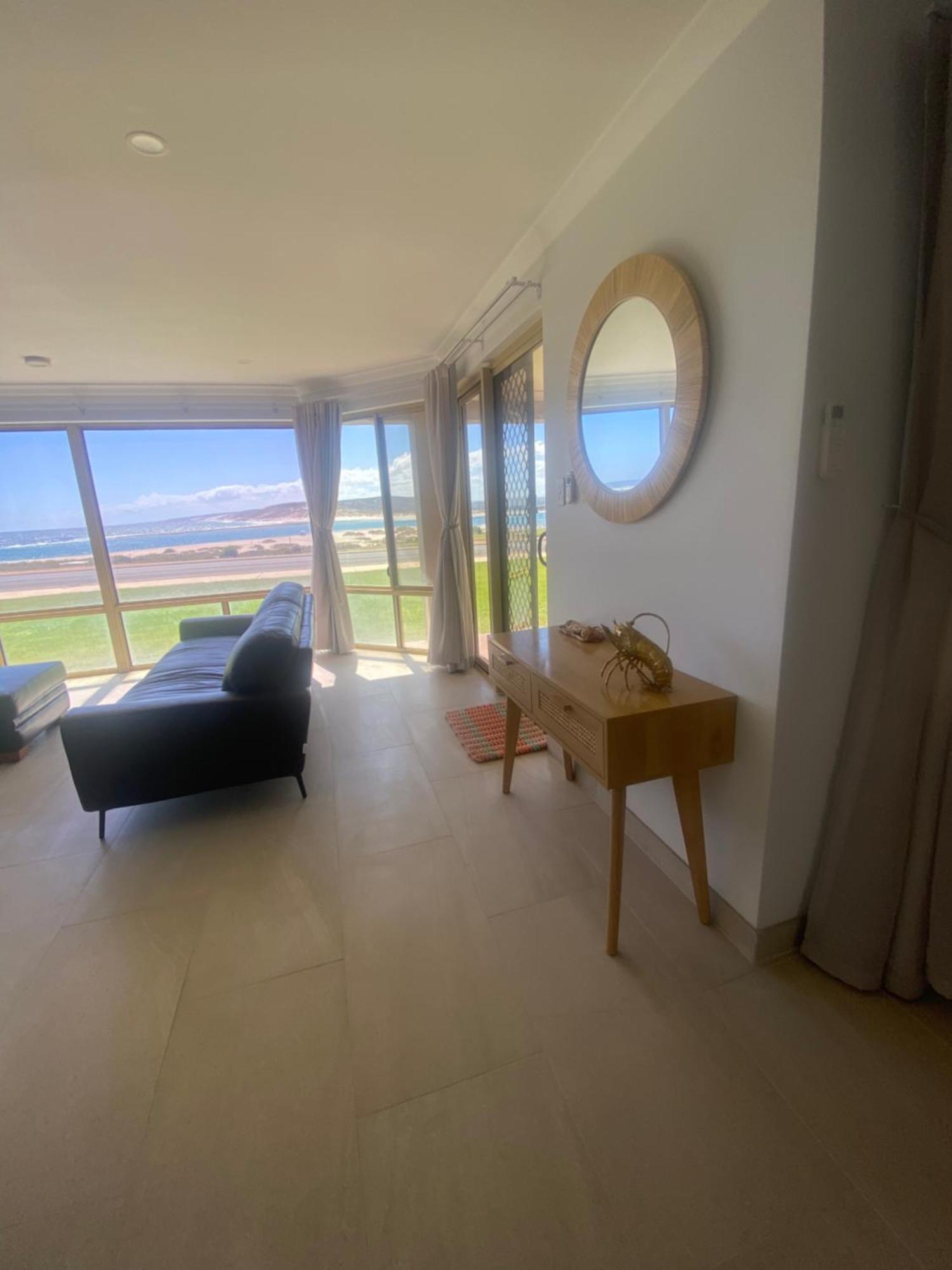 Pelican Shore Oceanfront 6 *