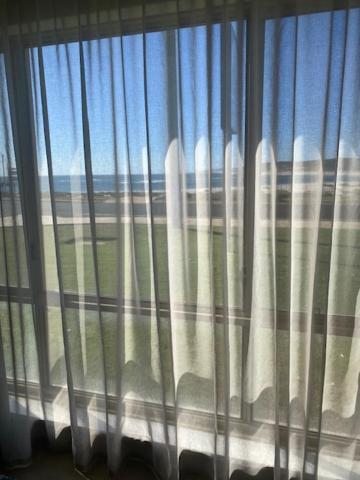 Pelican Shore Oceanfront 6 Villa *