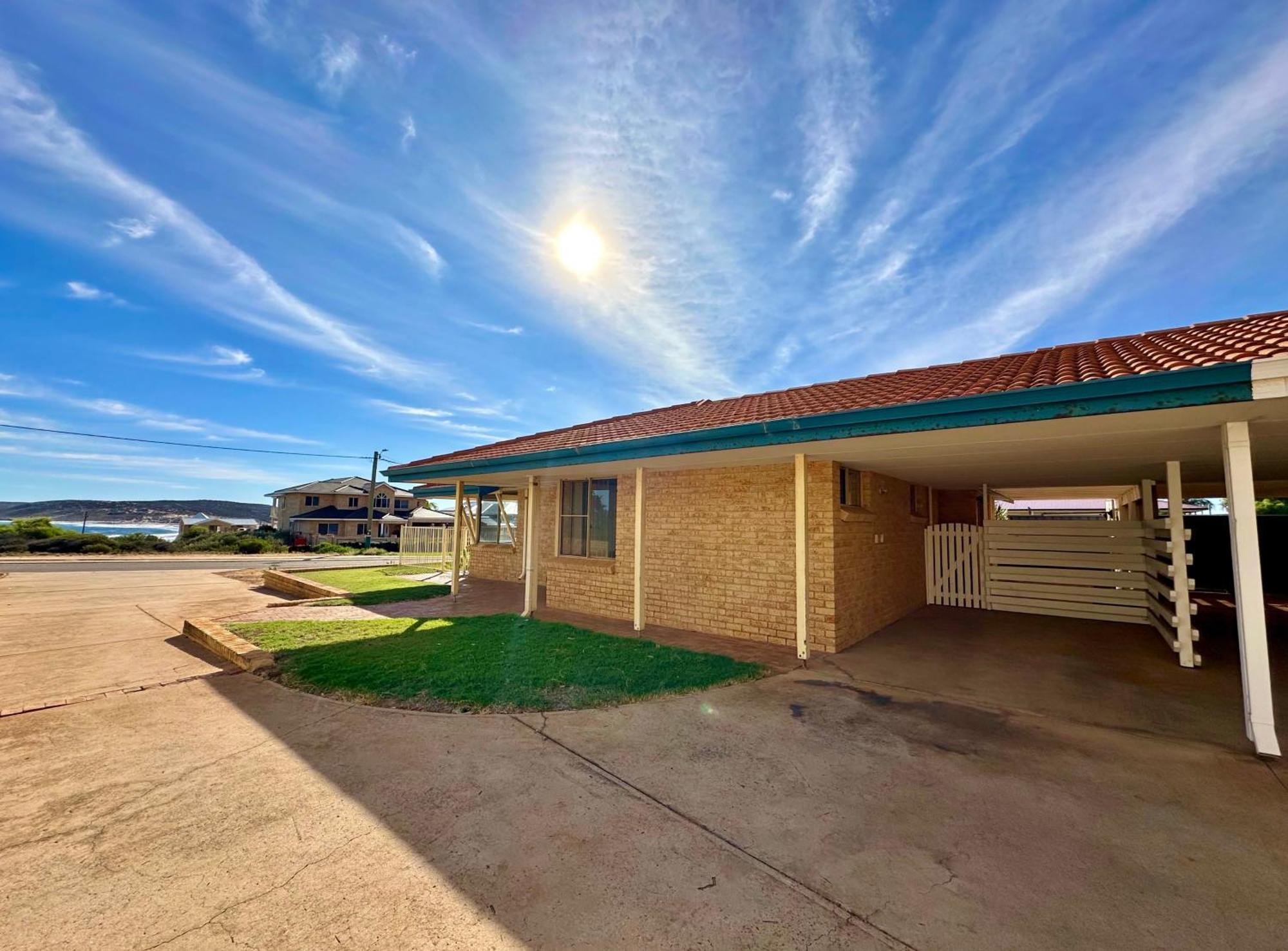 Cliffs Unit 1 - Kalbarri,wa * Kalbarri