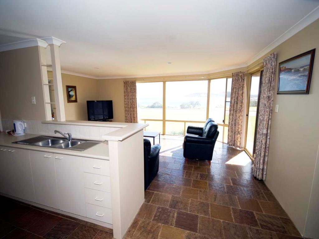 Pelican Shore Oceanfront 6 Villa