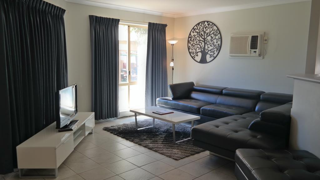 Pelican Shore 4*
