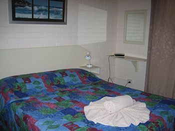 Seafront Aparthotel 3*