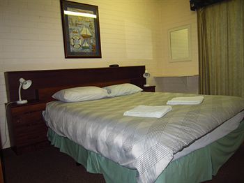 Seafront Aparthotel 3*