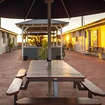 Api Pelican Beach Front Apartments Kalbarri
