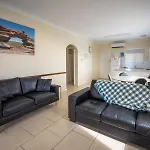 Api Pelican Beach Front Apartments Kalbarri