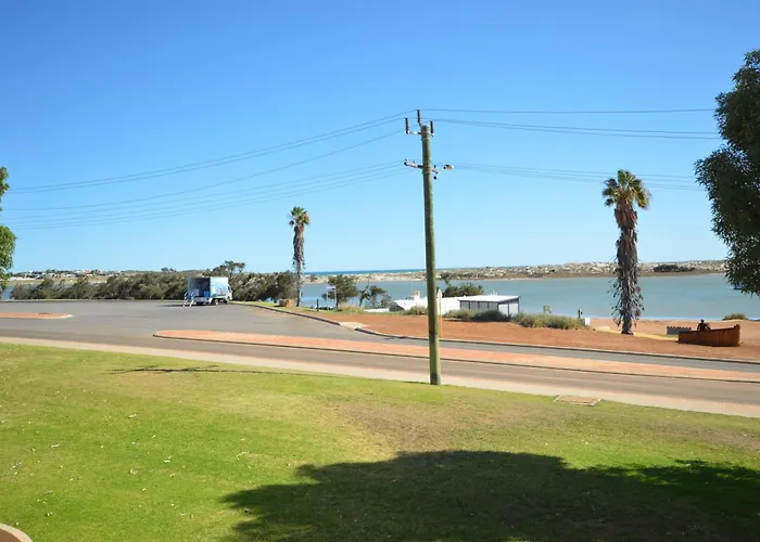 Riverview Holiday Apartment 9 - Kalbarri Wa