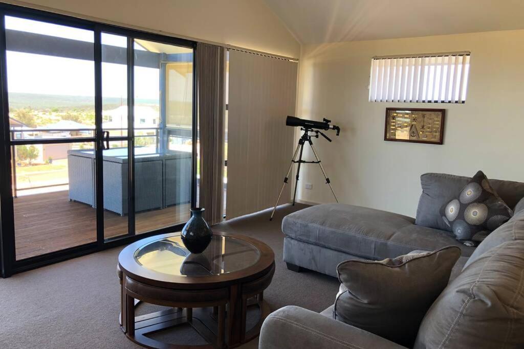 Holiday home The Lookout Amazing Views - Free Wifi & Netflix Kalbarri