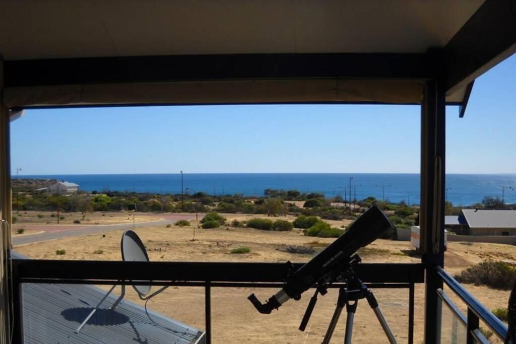 The Lookout Amazing Views - Free Wifi & Netflix Holiday home