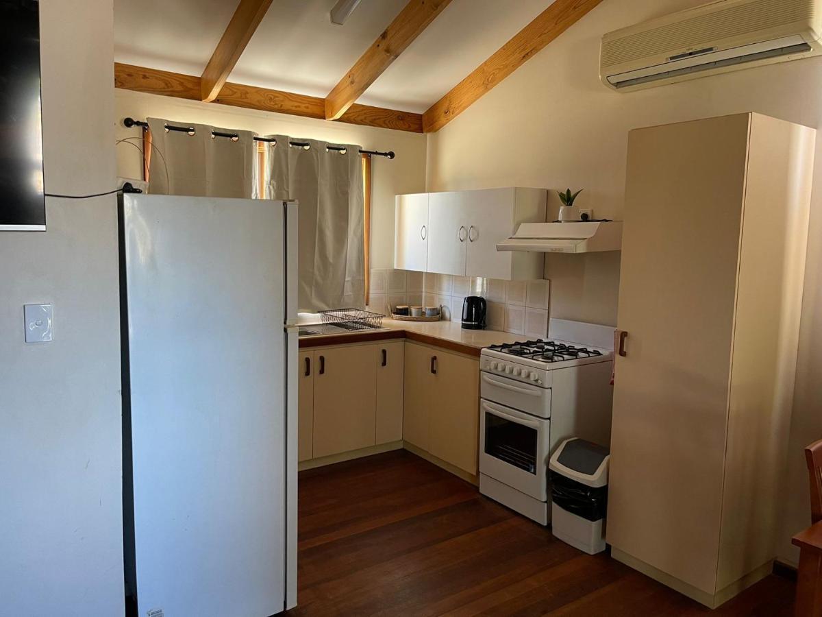 Backpackers * Kalbarri