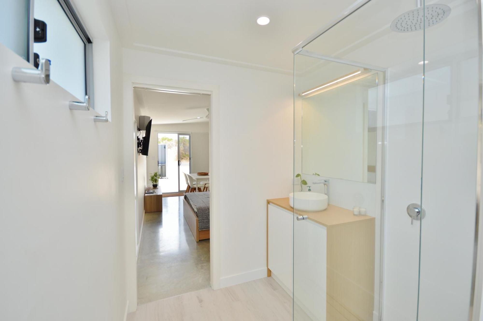 Apartment Visions - Wa *
